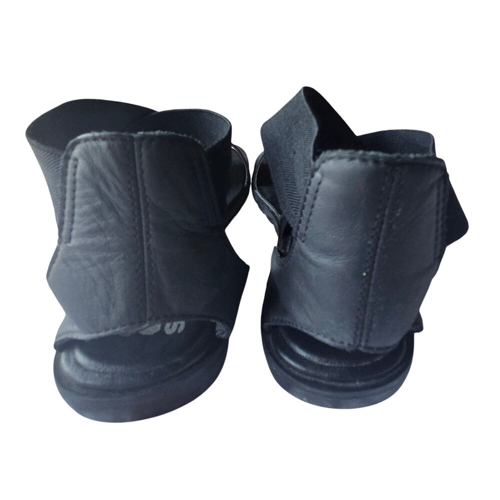 Black Women's Elastic Strap Sandals - Picture 6 of 9